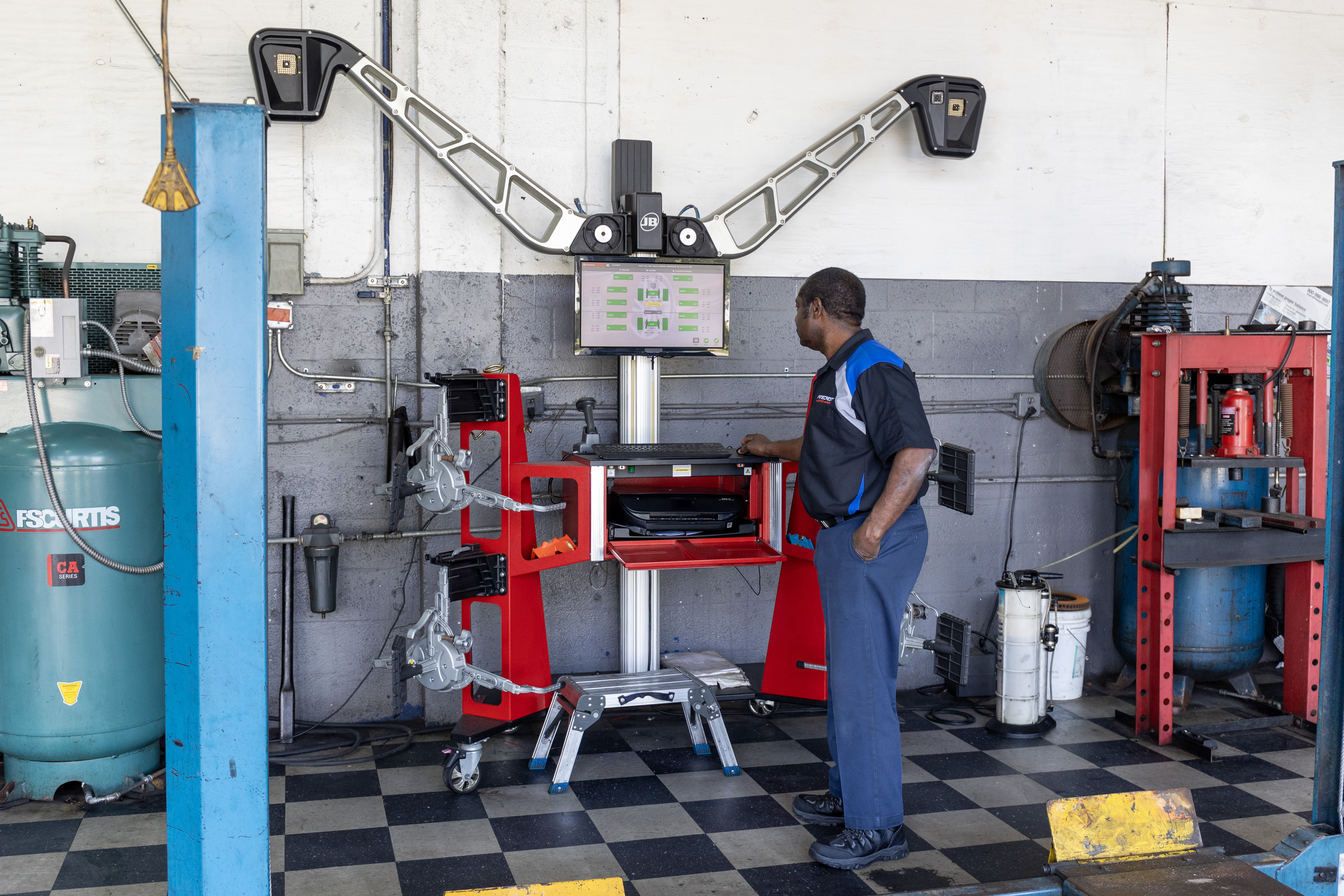 Tire Alignment Machine